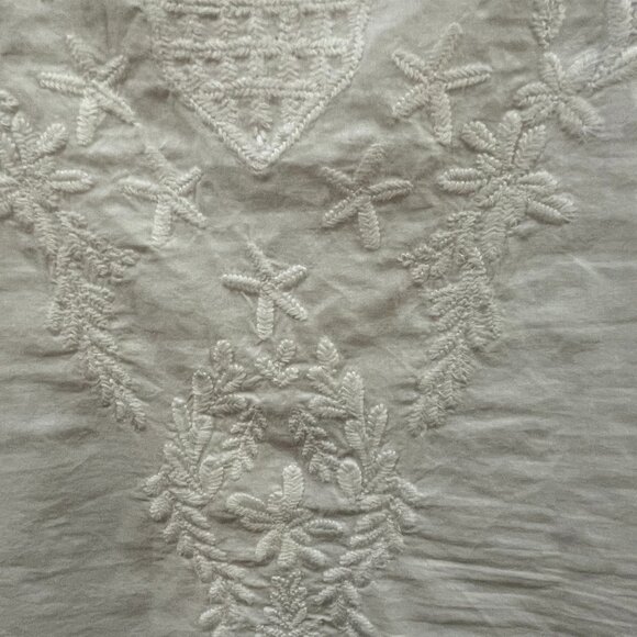 NWT $128 Lily Pulitzer Sea Breeze Tunic Resort White Embroidered Size XS - Picture 8 of 8